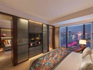 Mandarin Oriental Executive Pudong Hotel *